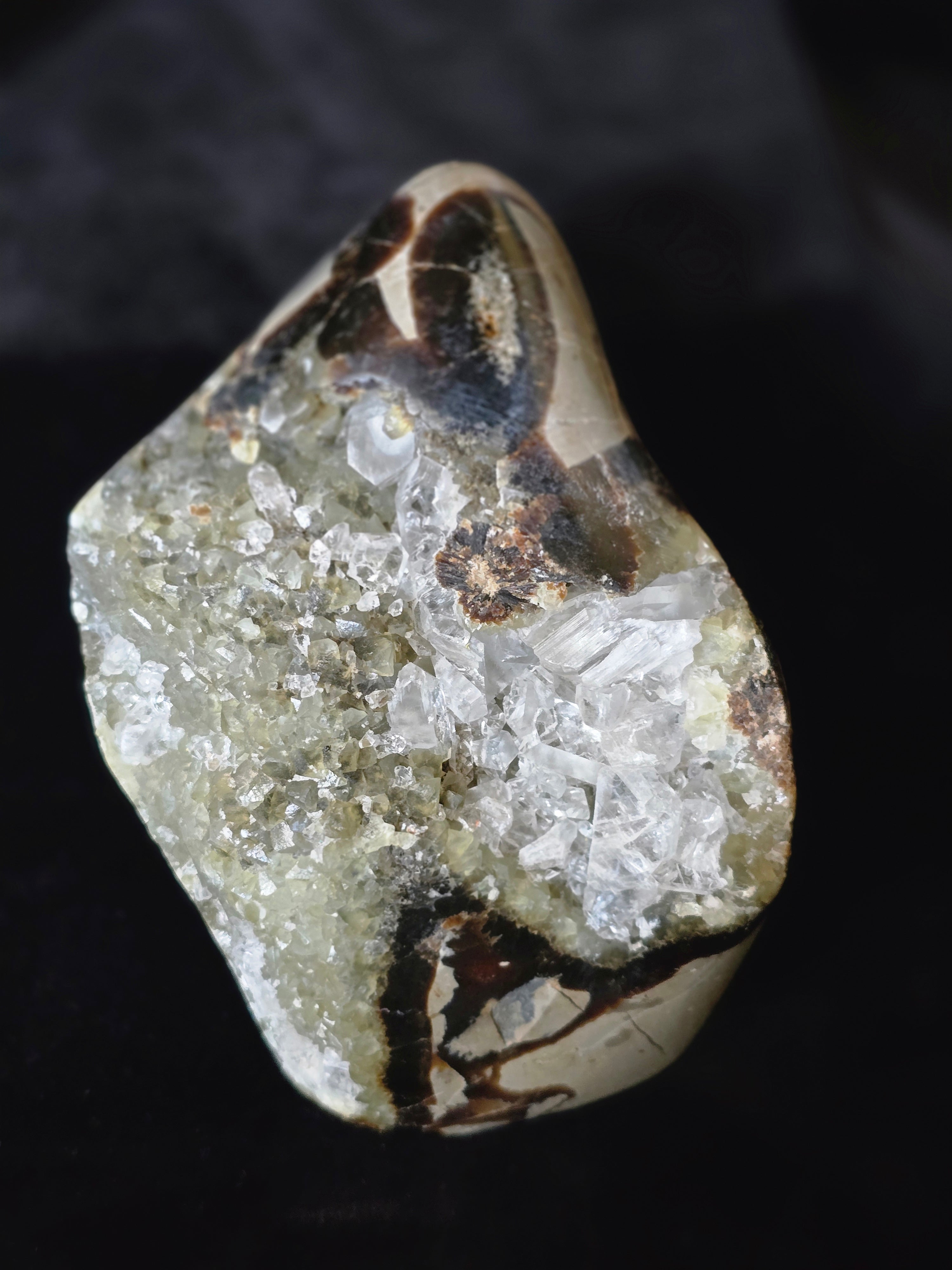 Septarian with Druzy inclusions 4.5"